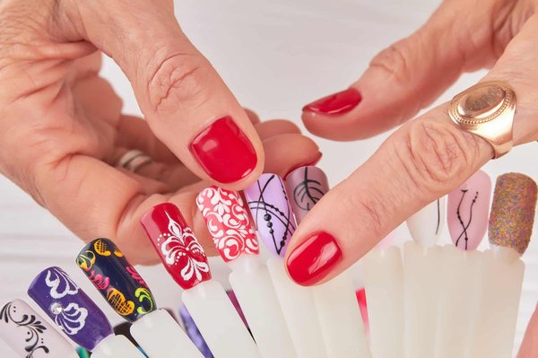 Décoration d'ongles : techniques et inspirations tendance